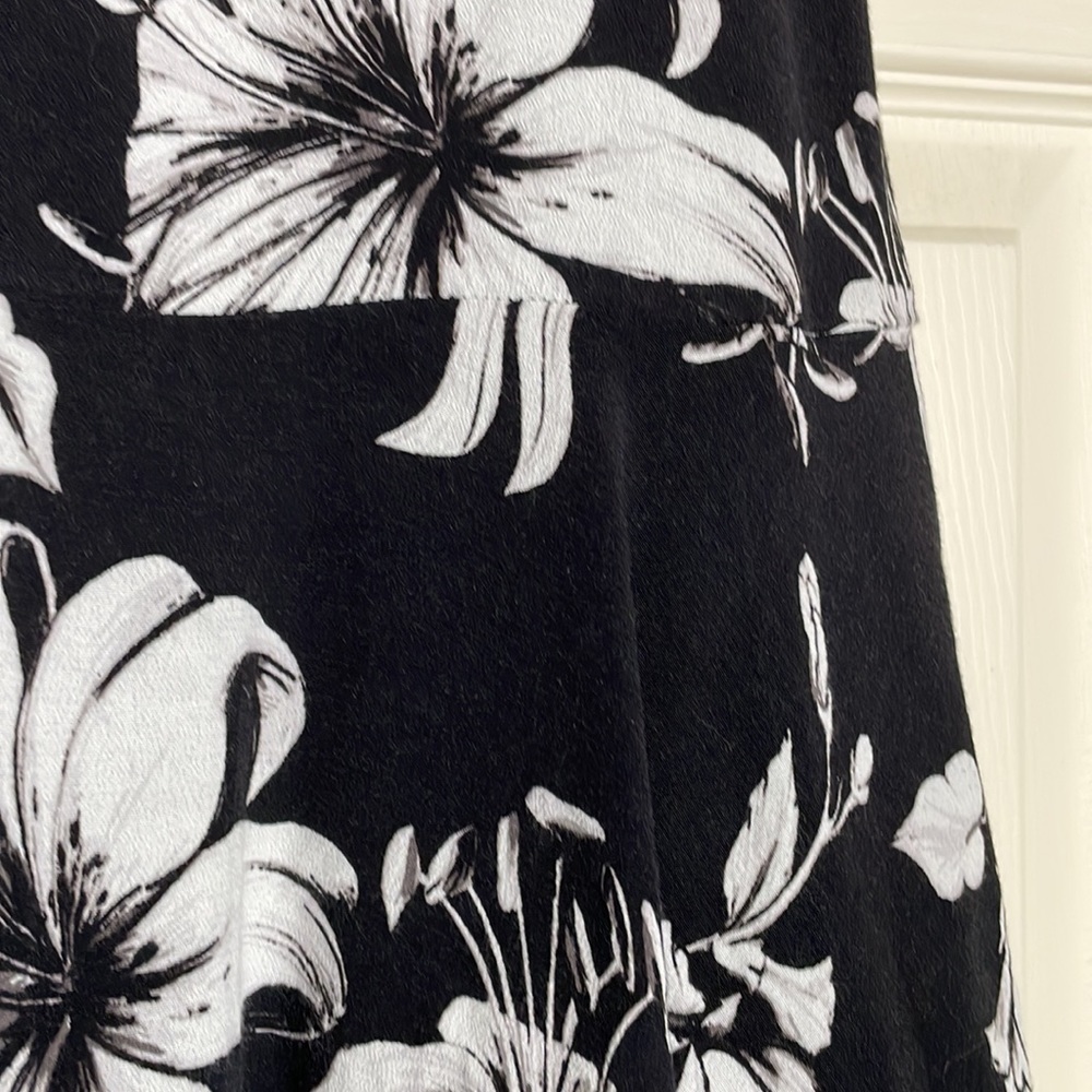 WHBM flounce fitted floral skirt size 0 - Picture 4 of 10